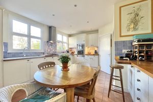 Photo 24- click for photo gallery